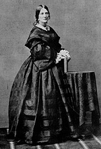 This image has an empty alt attribute; its file name is lizziegrimsley.jpg